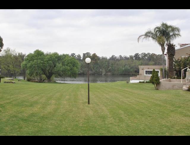 4 BEDROOM DUPLEX FOR SALE IN VAAL RIVER